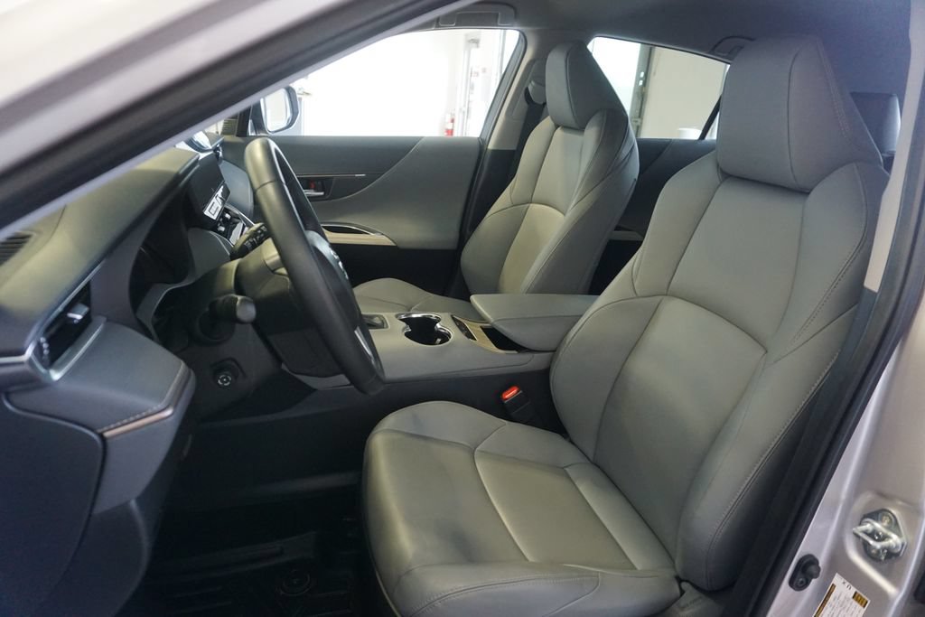Certified 2024 Toyota Venza XLE AWD/4WD image 19
