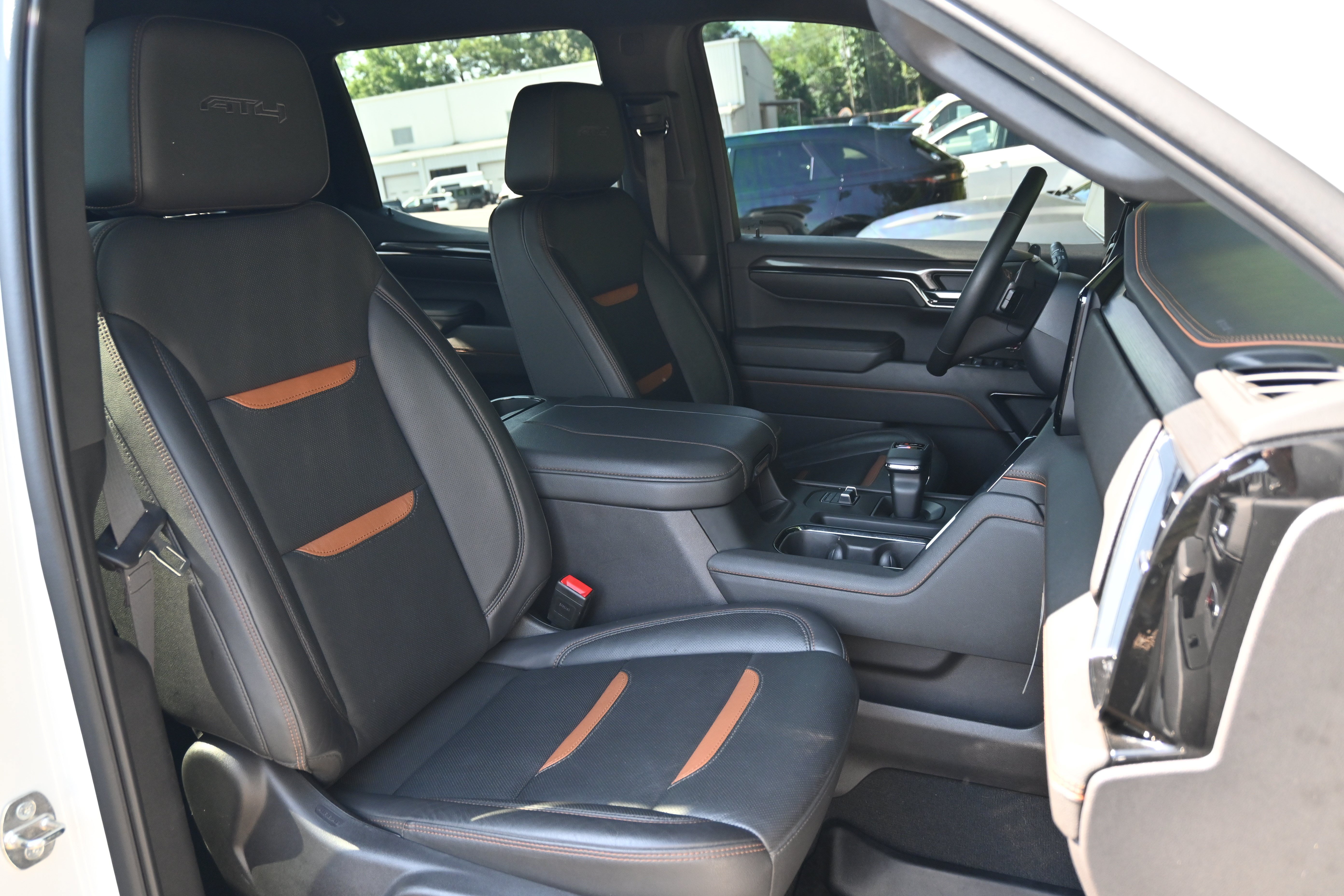 Used 2024 GMC Sierra 1500 AT4 w/ Technology Package AWD/4WD image 34