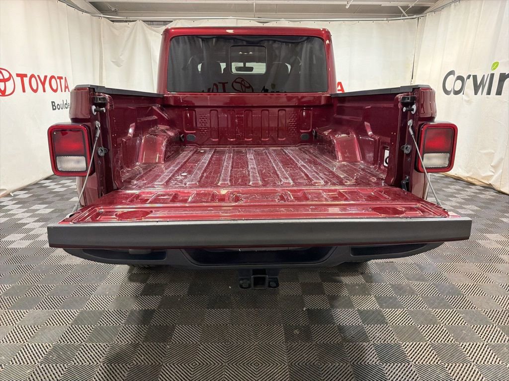 Used 2022 Jeep Gladiator Overland w/ Popular Equipment Package image 16