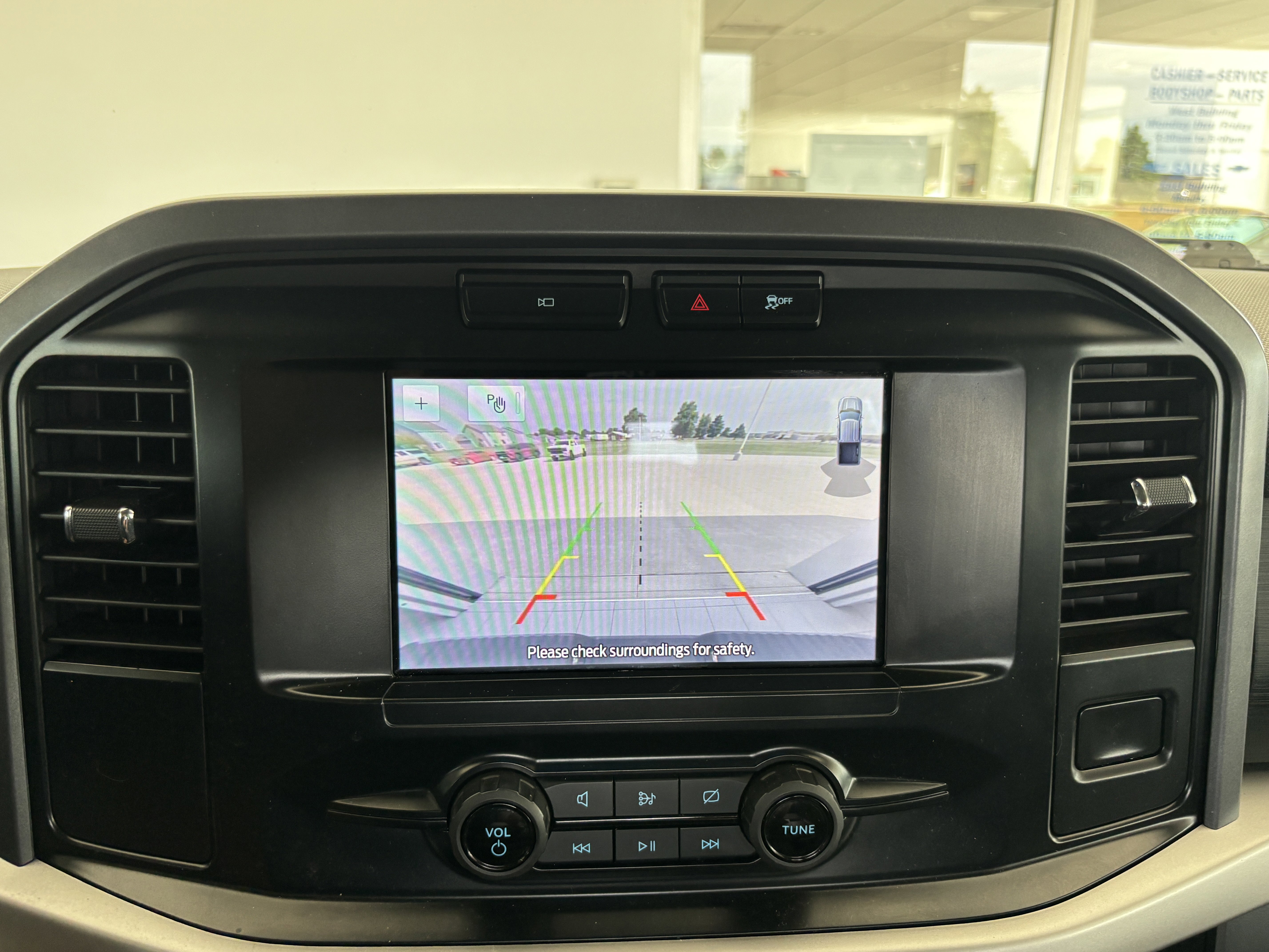 Used 2023 Ford F150 XLT AWD/4WD image 4