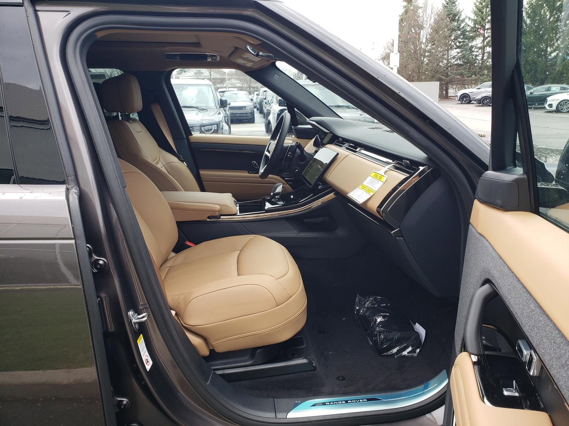 New 2026 Land Rover Range Rover Sport SE image 17