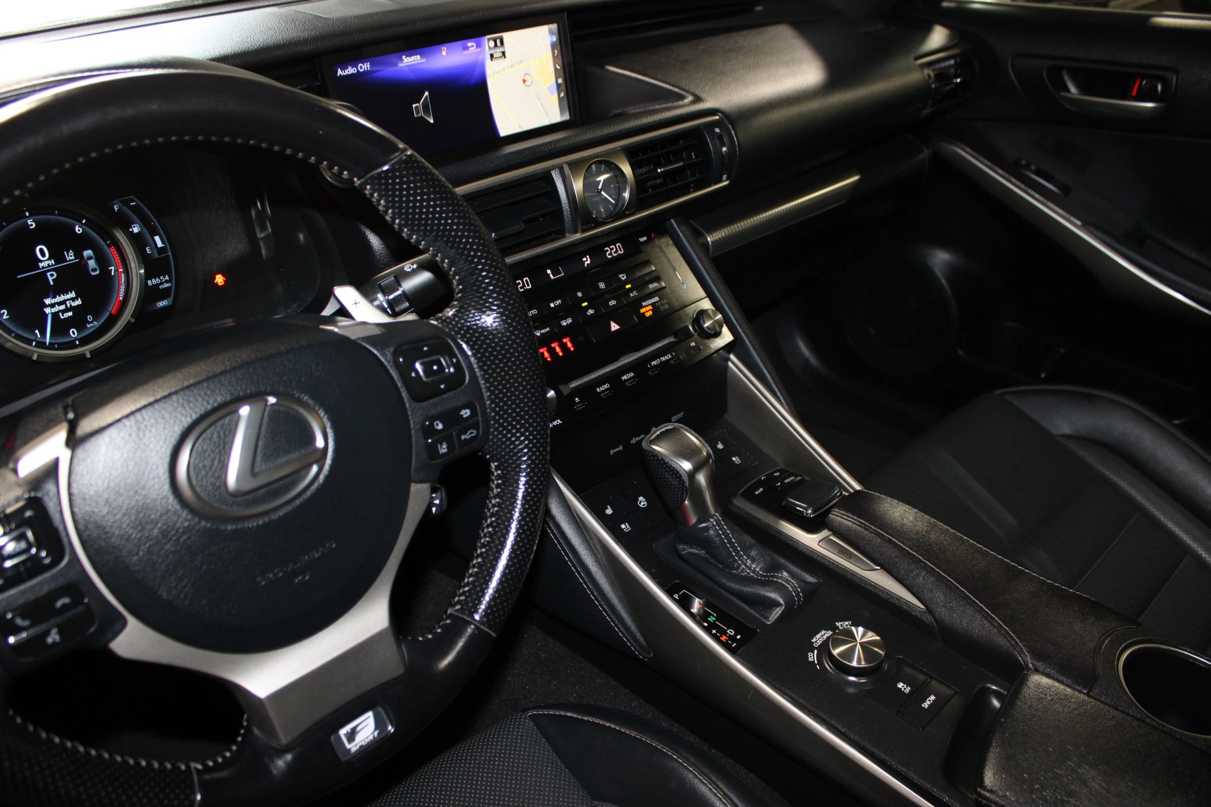 Used 2017 Lexus IS 350 AWD image 14