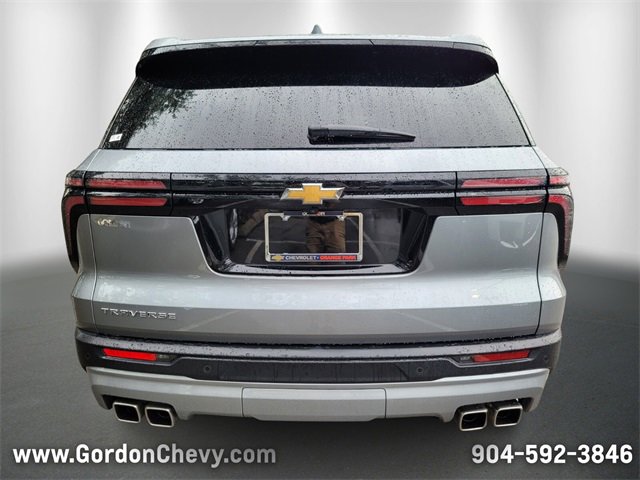 Used 2025 Chevrolet Traverse LT image 4
