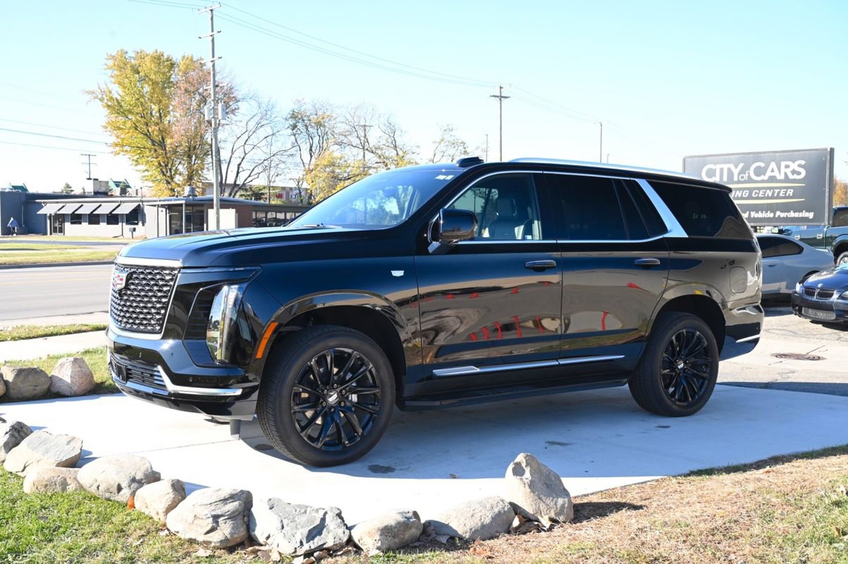 Used 2025 Cadillac Escalade Premium Luxury w/ LPO, Floor Liner Package image 9