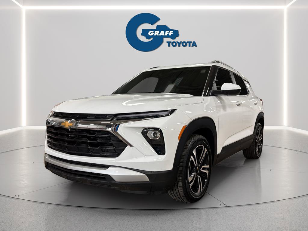 Used 2024 Chevrolet TrailBlazer LT w/ LT Cold Weather Package FWD image 1