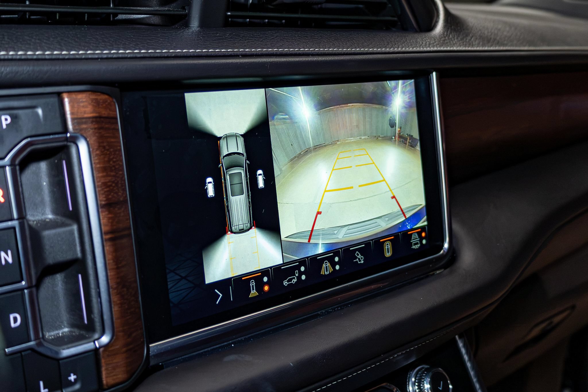 Used 2024 GMC Yukon Denali Ultimate AWD/4WD image 18