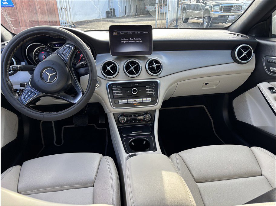 Used 2018 Mercedes-Benz CLA 250 image 11