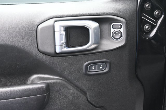 Used 2025 Jeep Wrangler Unlimited Sport AWD/4WD image 17