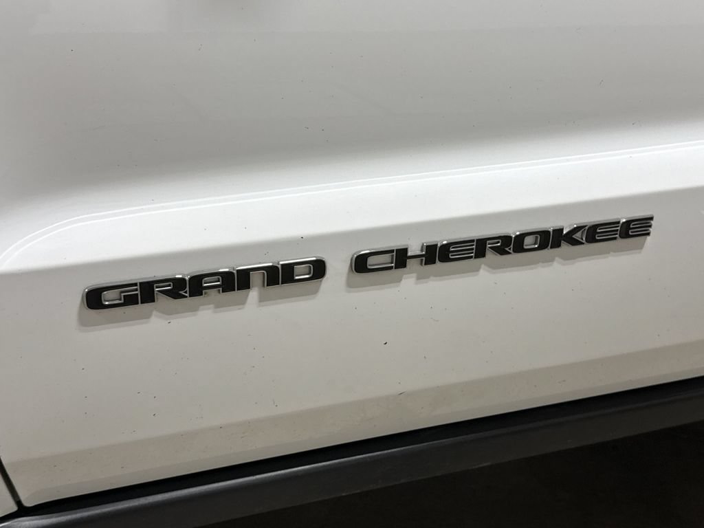 Used 2021 Jeep Grand Cherokee Limited AWD/4WD image 27