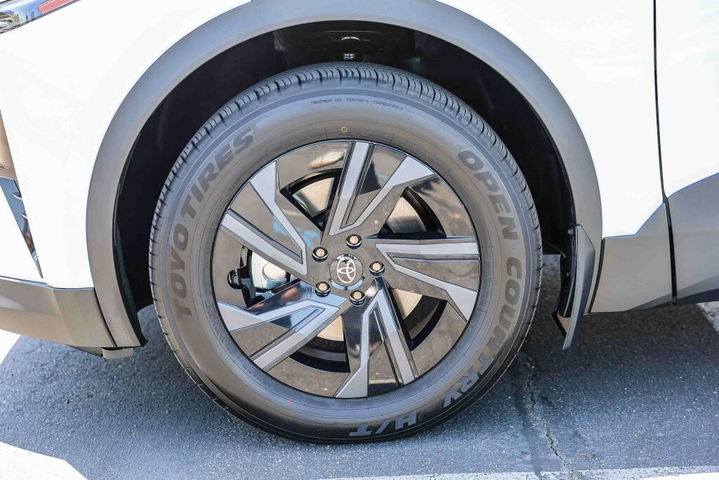 Certified 2026 Toyota C-HR AWD/4WD image 30
