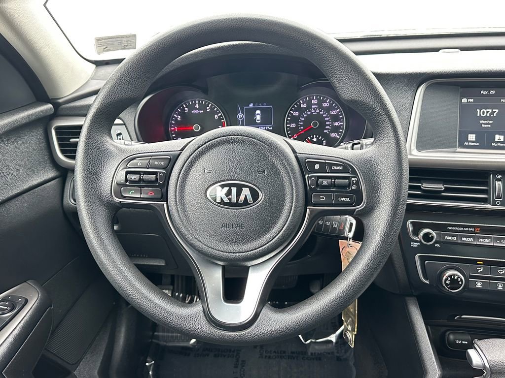 Used 2018 Kia Optima LX w/ 17" Alloy Wheels Package FWD image 10