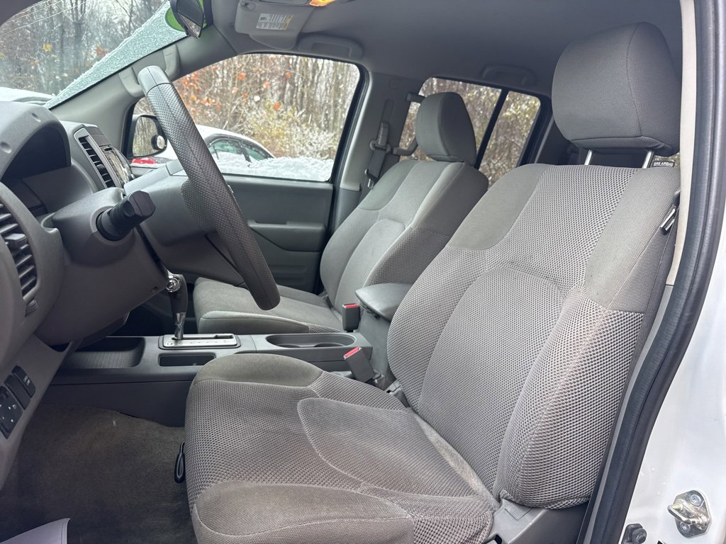 Used 2018 Nissan Frontier SV image 15