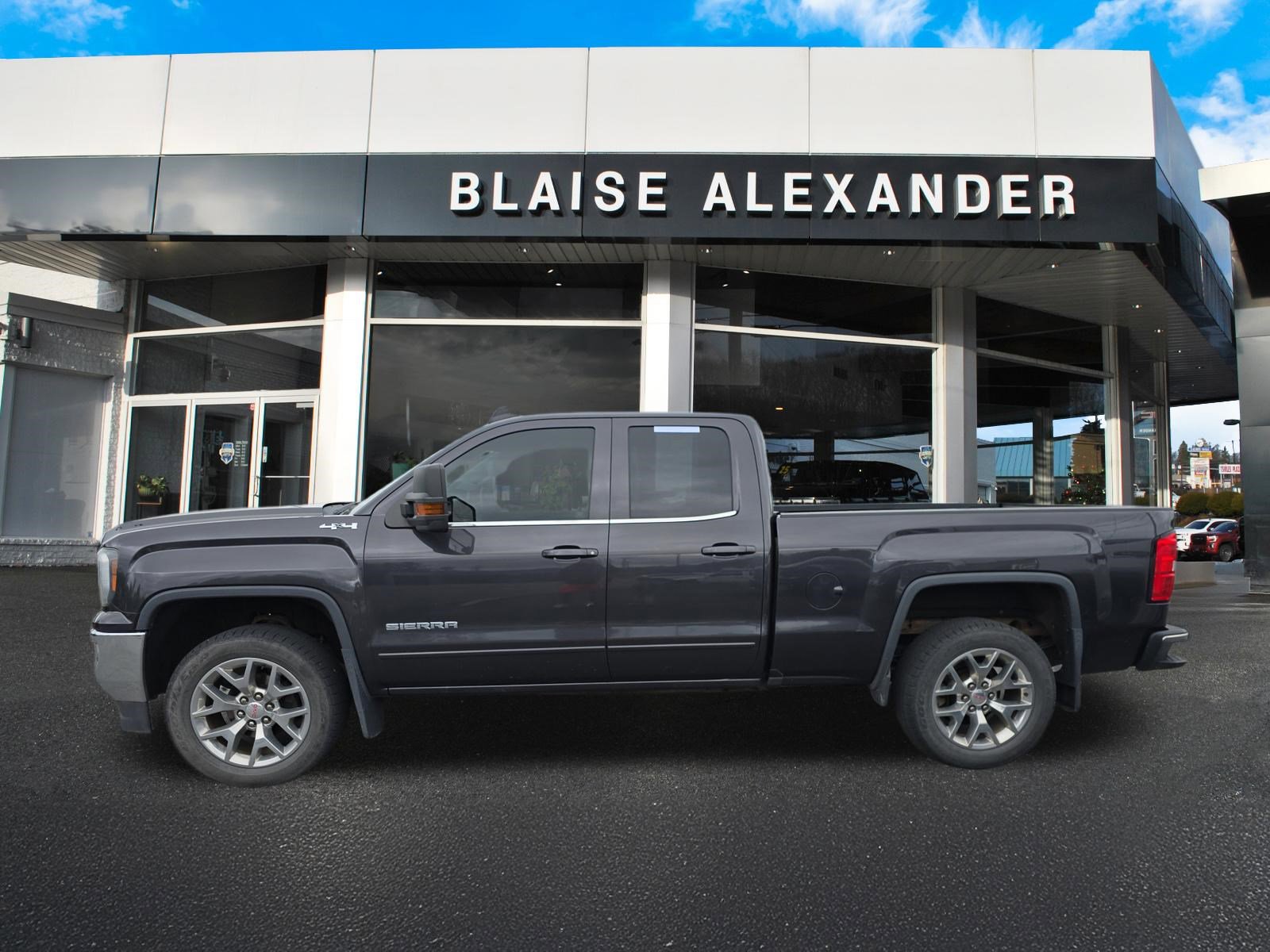 Used 2016 GMC Sierra 1500 SLE w/ Max Trailering Package AWD/4WD image 6