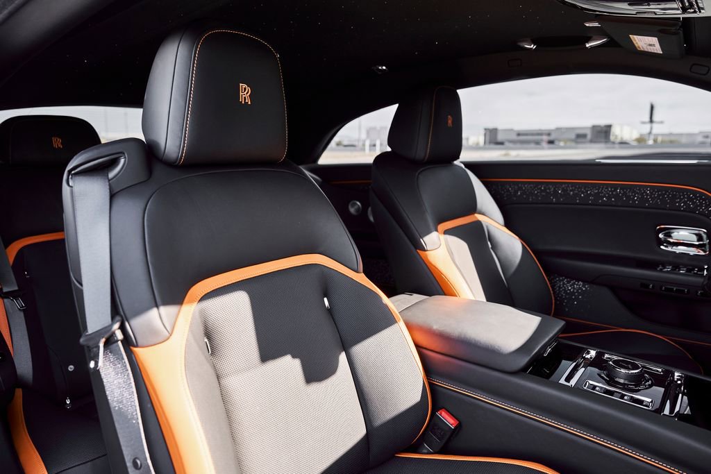 Used 2025 Rolls-Royce Spectre w/ Spectre Launch Package image 38