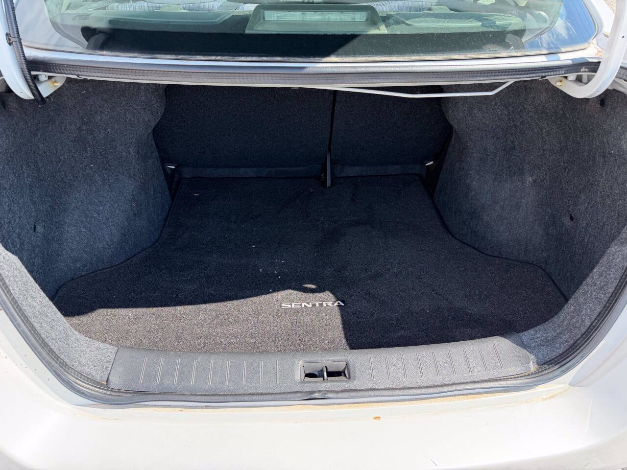 Used 2018 Nissan Sentra SV FWD image 17