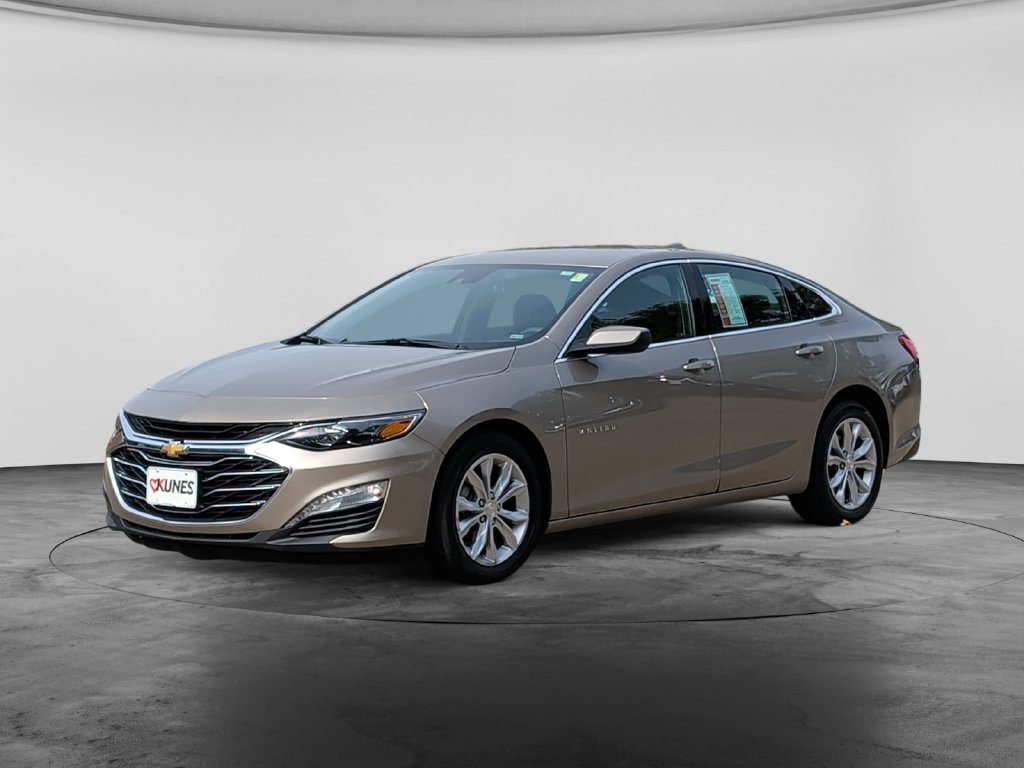 Used 2025 Chevrolet Malibu LT FWD image 3