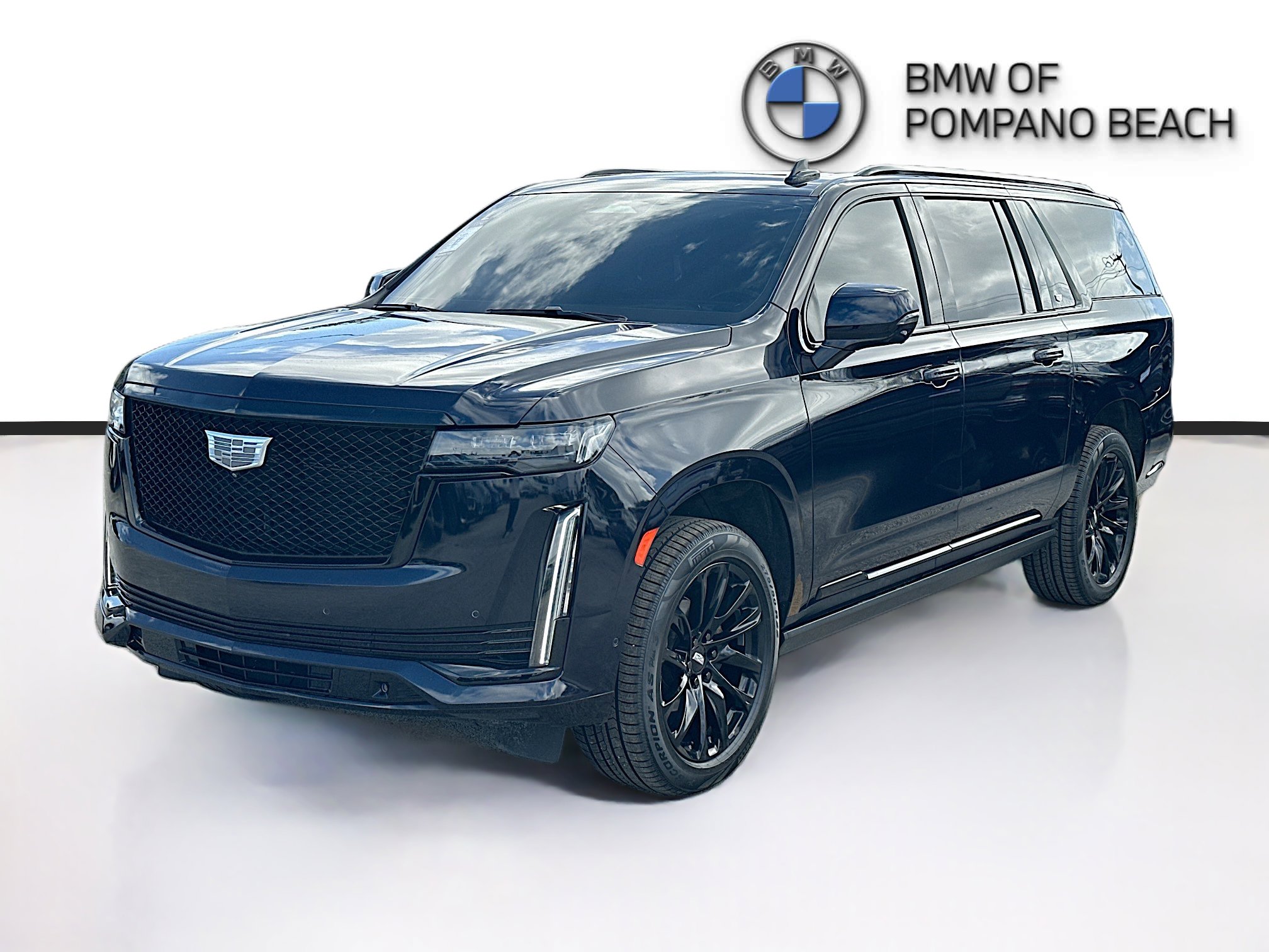 Used 2022 Cadillac Escalade ESV Sport Platinum w/ LPO, ONYX Package image 3