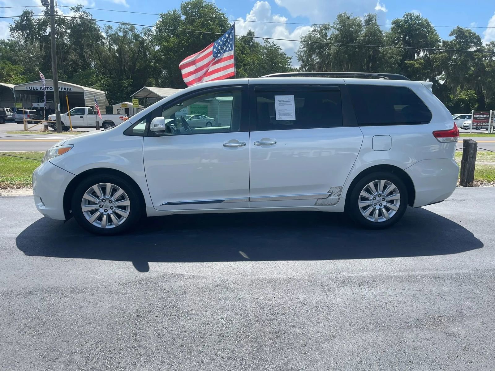 Used 2013 Toyota Sienna Limited w/ Advanced Technology Pkg FWD image 12