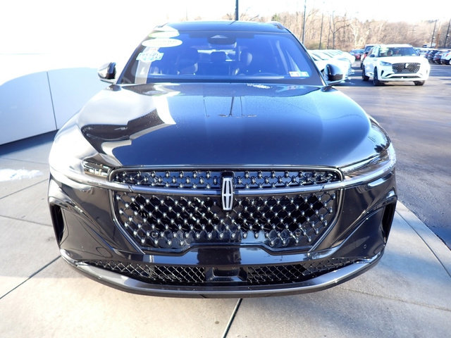 Certified 2025 Lincoln Nautilus Reserve w/ Jet Appearance Package AWD/4WD image 9