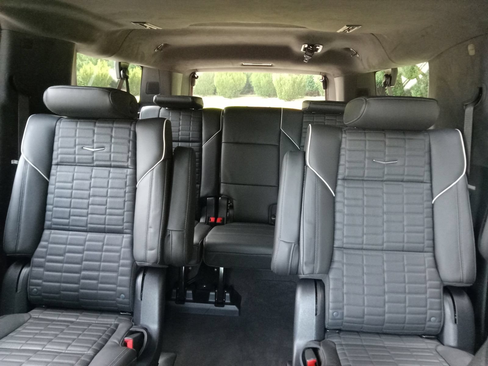 Used 2025 Cadillac Escalade ESV Sport Platinum AWD/4WD image 25