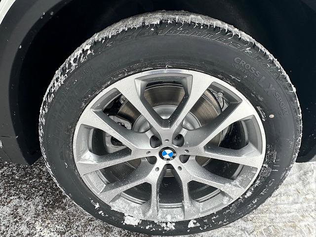 New 2026 BMW X5 xDrive50e image 8