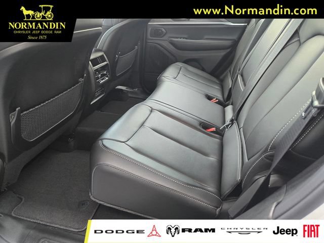 New 2026 Jeep Grand Cherokee Limited w/ Limited Altitude Package AWD/4WD image 8