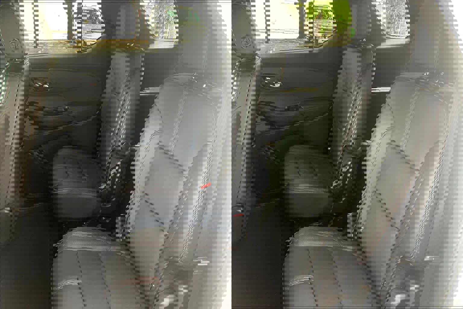 Used 2023 Chevrolet Traverse RS image 21