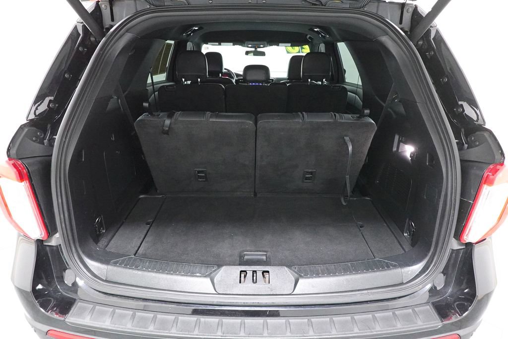 Certified 2020 Ford Explorer XLT w/ Equipment Group 202A image 27