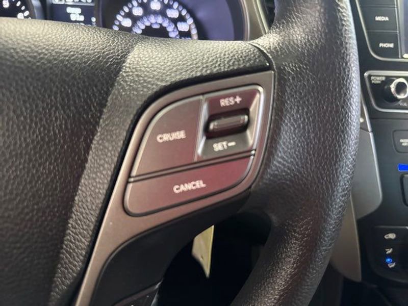 Used 2017 Hyundai Santa Fe Sport image 15