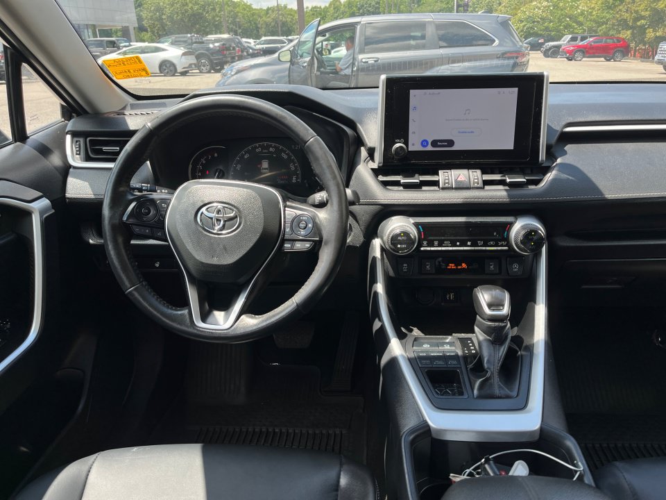 Used 2025 Toyota RAV4 XLE Premium w/ Weather Package AWD/4WD image 23