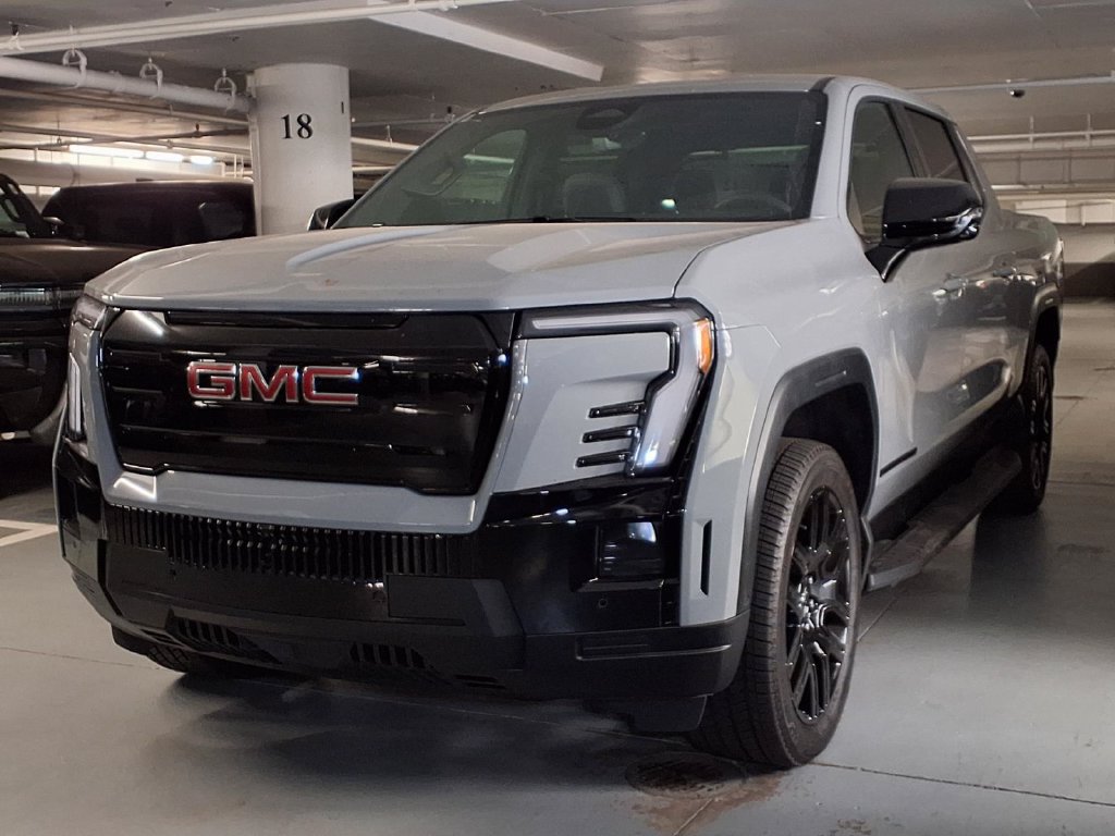 New 2026 GMC Sierra EV Elevation w/ Premium Package AWD/4WD image 20