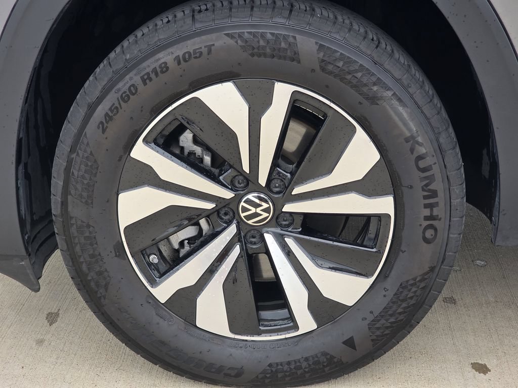 Used 2025 Volkswagen Atlas Cross Sport SE AWD/4WD image 11