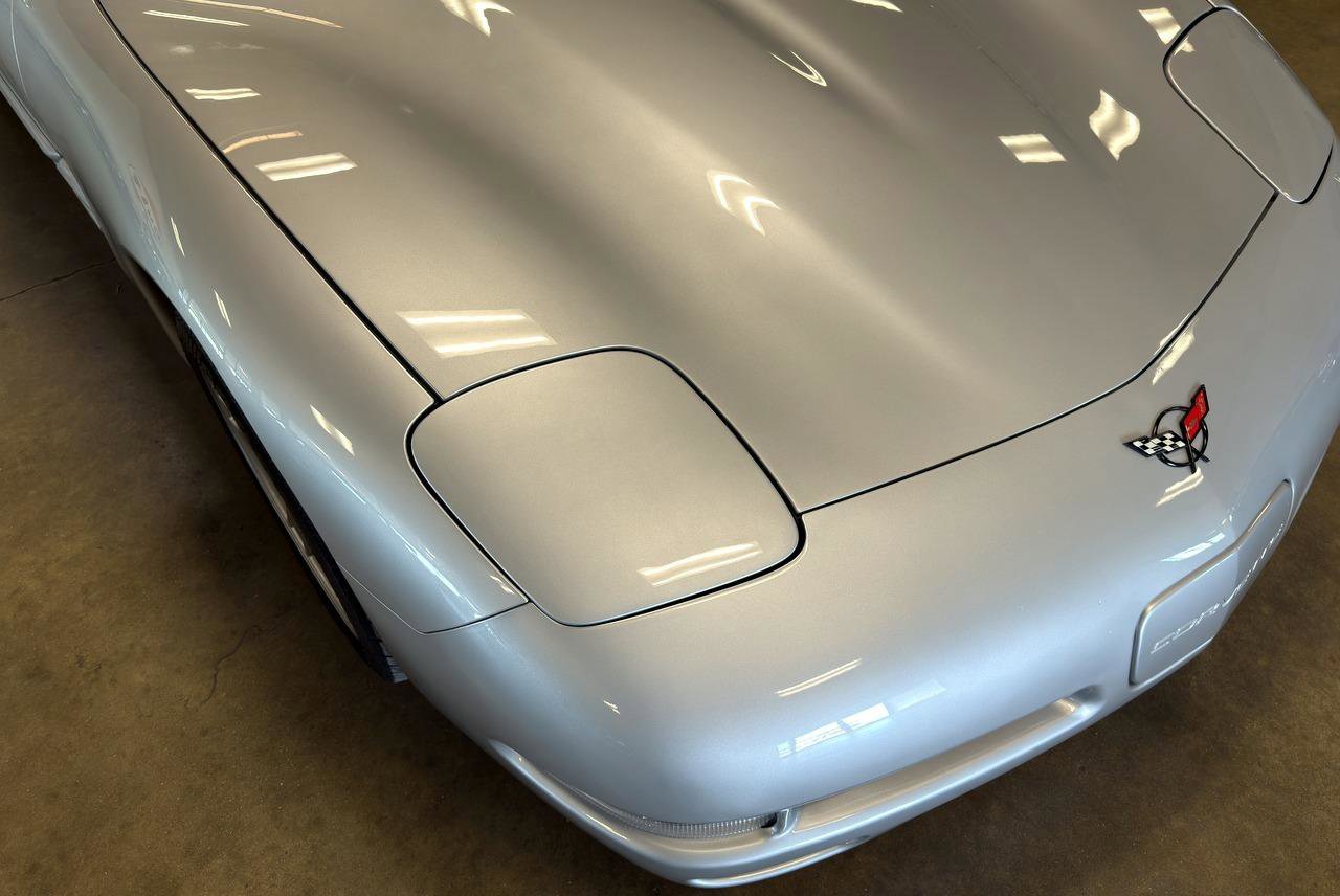 Used 1997 Chevrolet Corvette Coupe w/ Memory Pkg RWD image 27