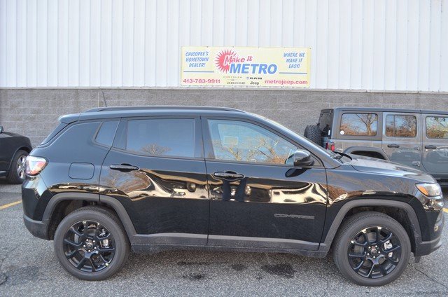 New 2026 Jeep Compass Latitude image 1
