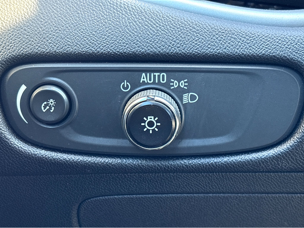 Used 2023 Chevrolet Malibu LT image 12