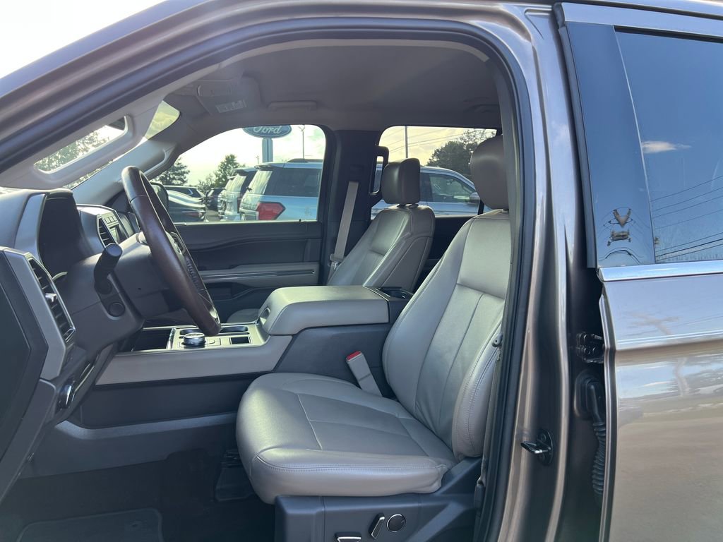 Used 2019 Ford Expedition XLT w/ Equipment Group 202A RWD image 10