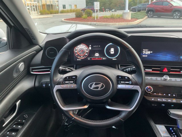 Used 2024 Hyundai Elantra Limited FWD image 15