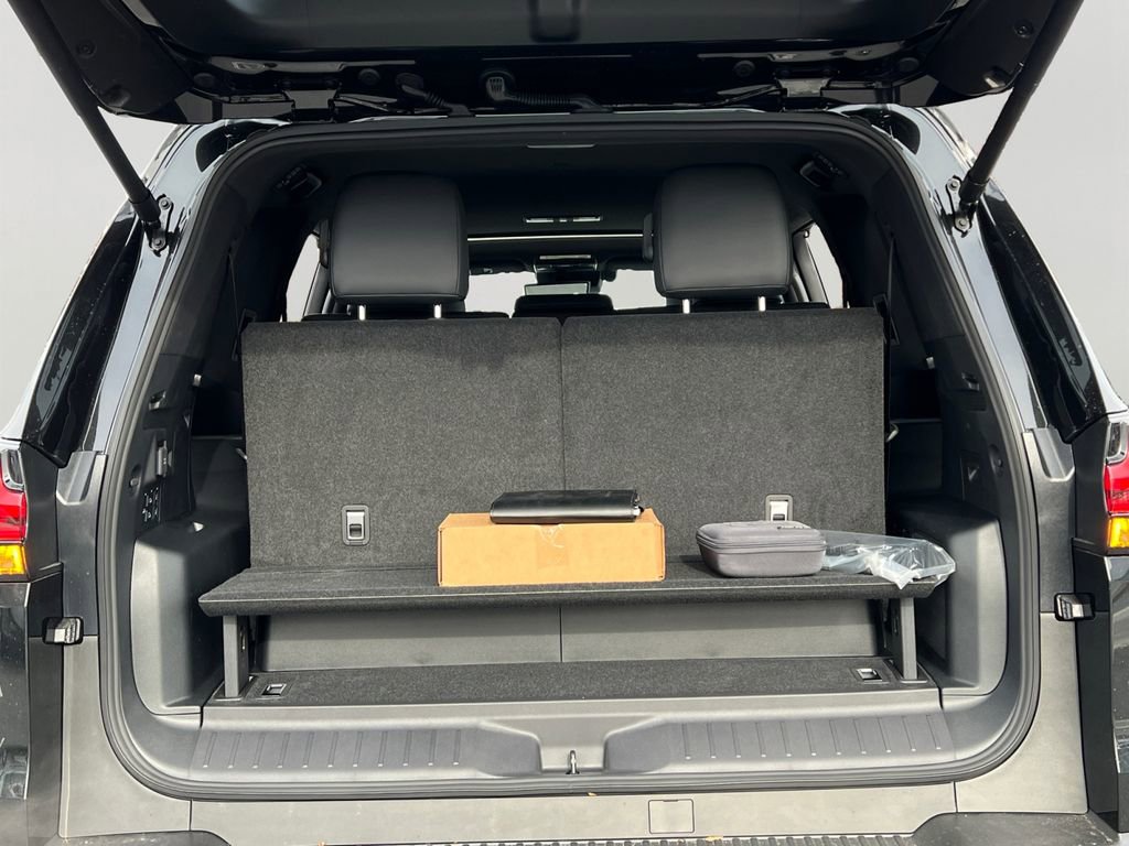 New 2026 Lexus LX 700h Luxury image 9