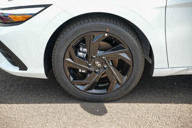 New 2026 Hyundai Elantra Sport FWD image 11