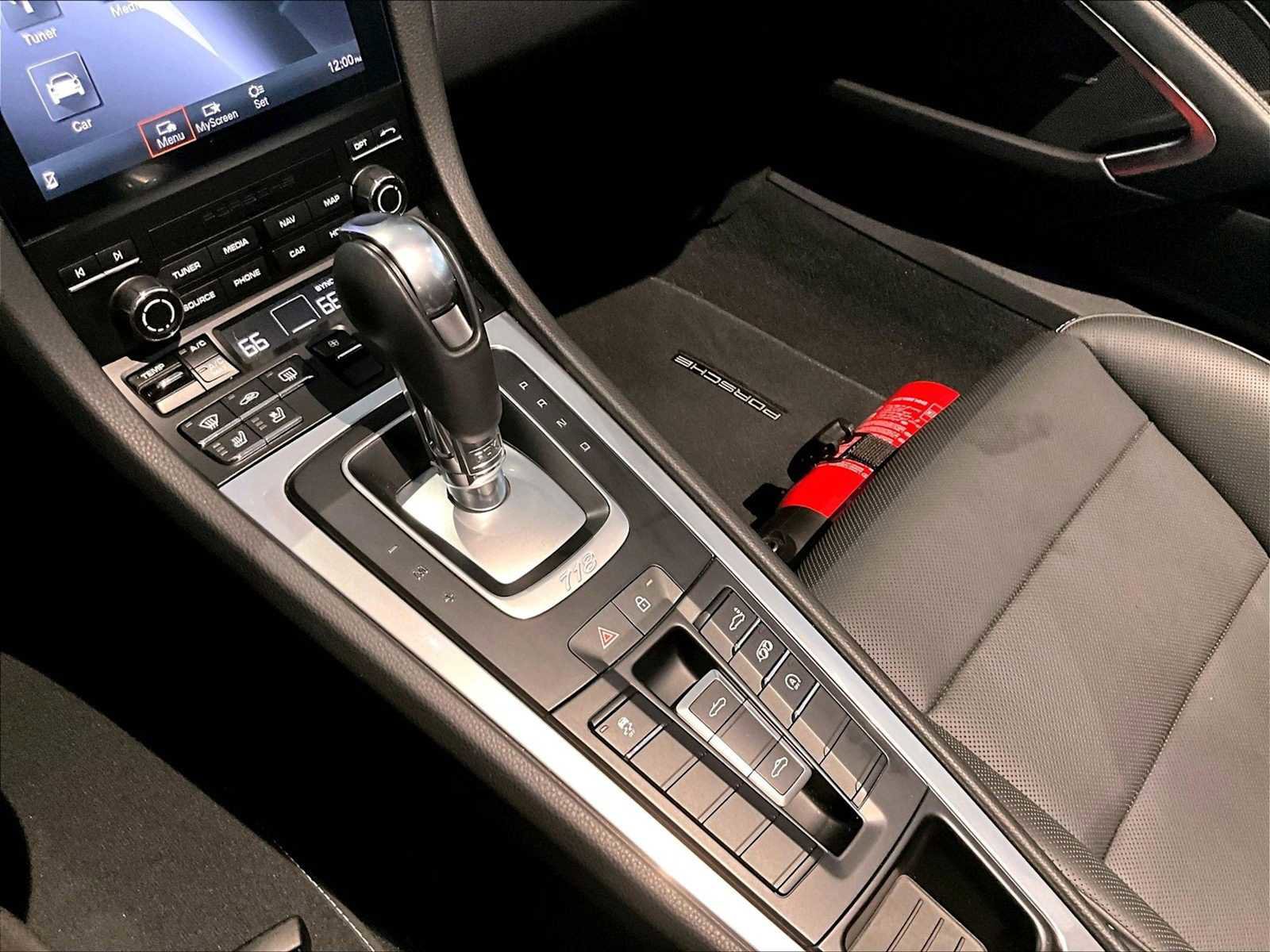 Used 2024 Porsche 718 Boxster image 20