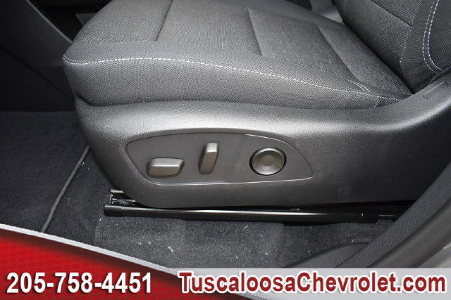New 2027 Chevrolet Traverse LT FWD image 17