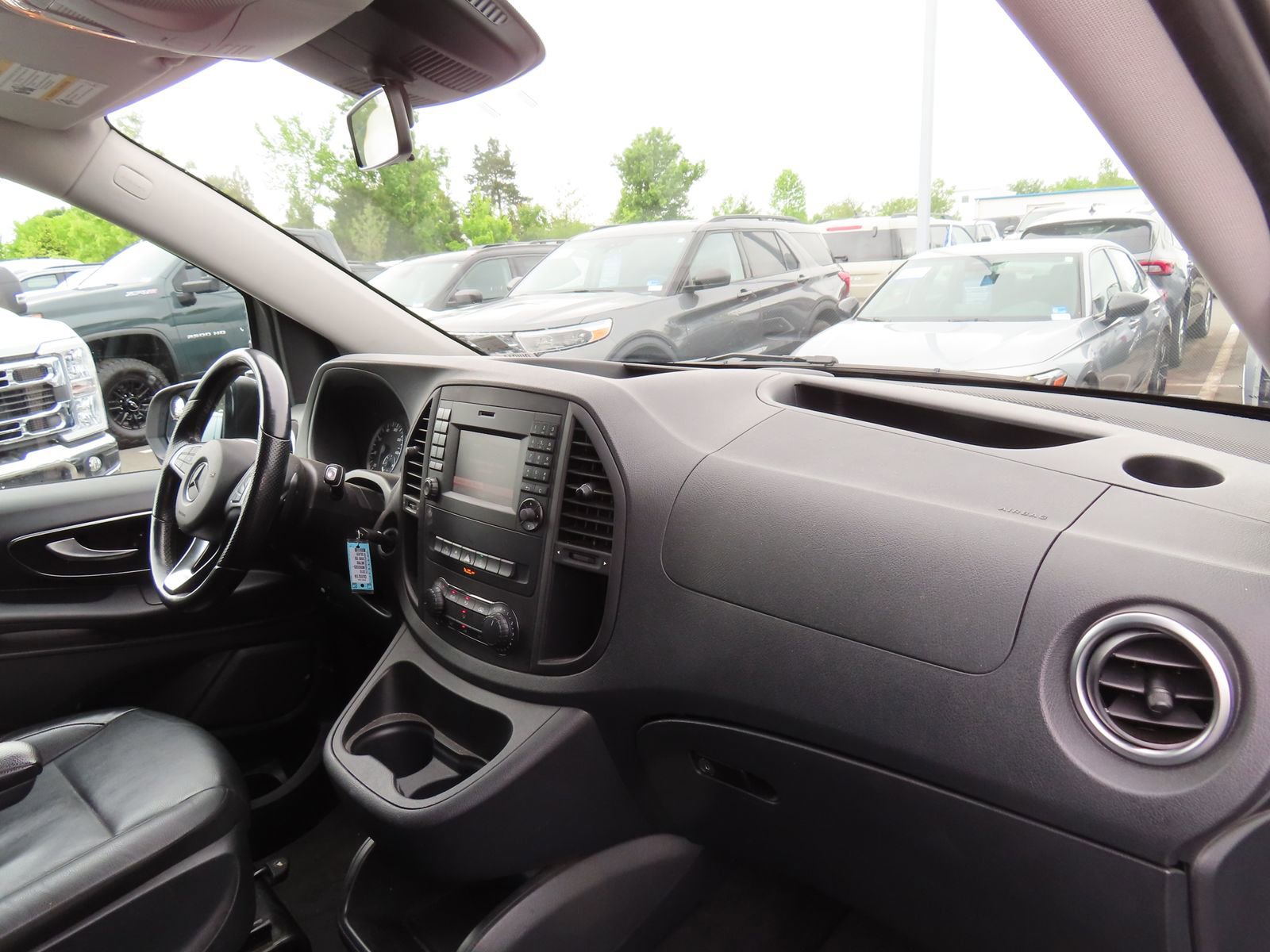 Used 2016 Mercedes-Benz Metris Passenger image 17