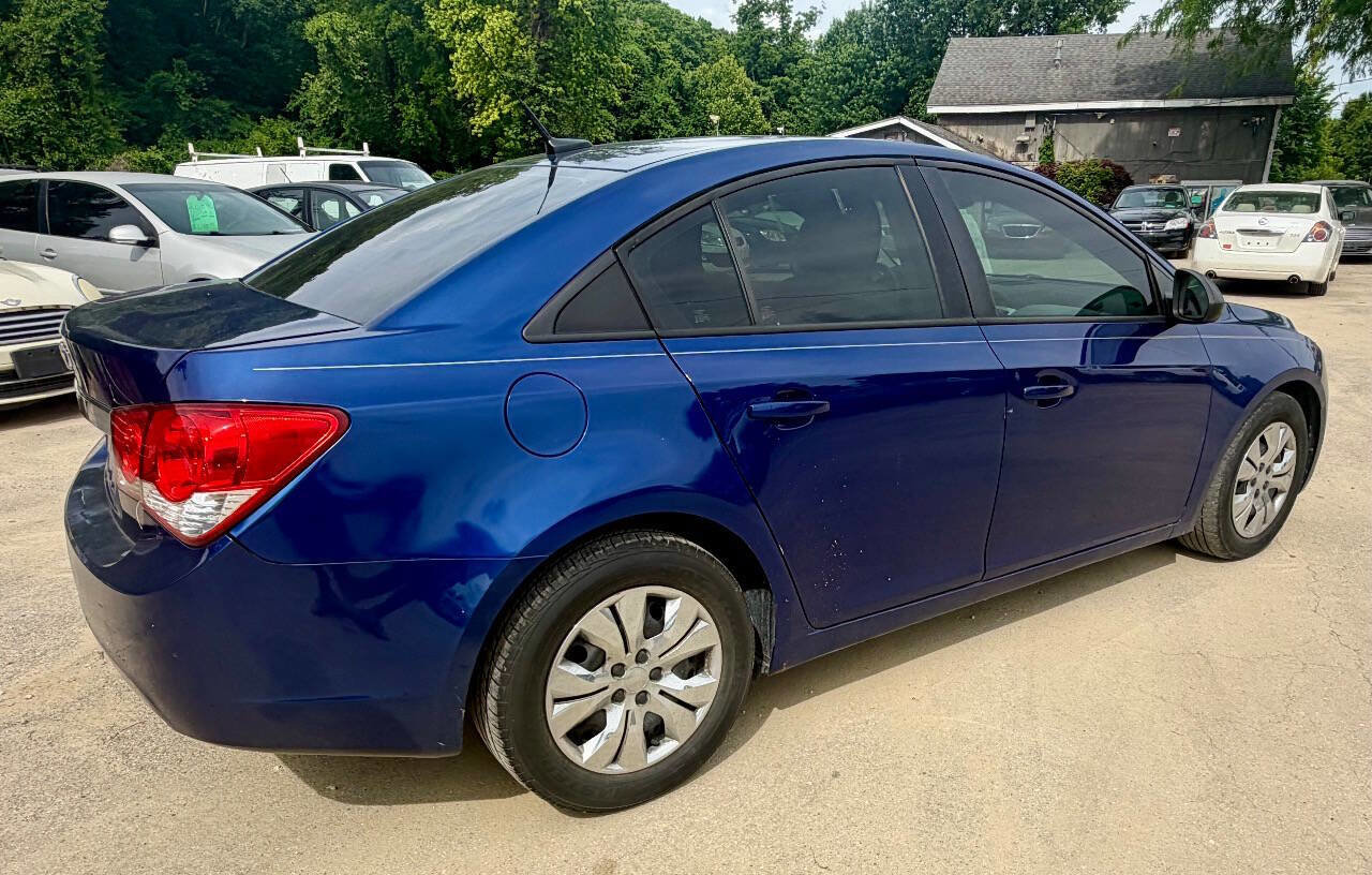 Used 2013 Chevrolet Cruze LS FWD image 7