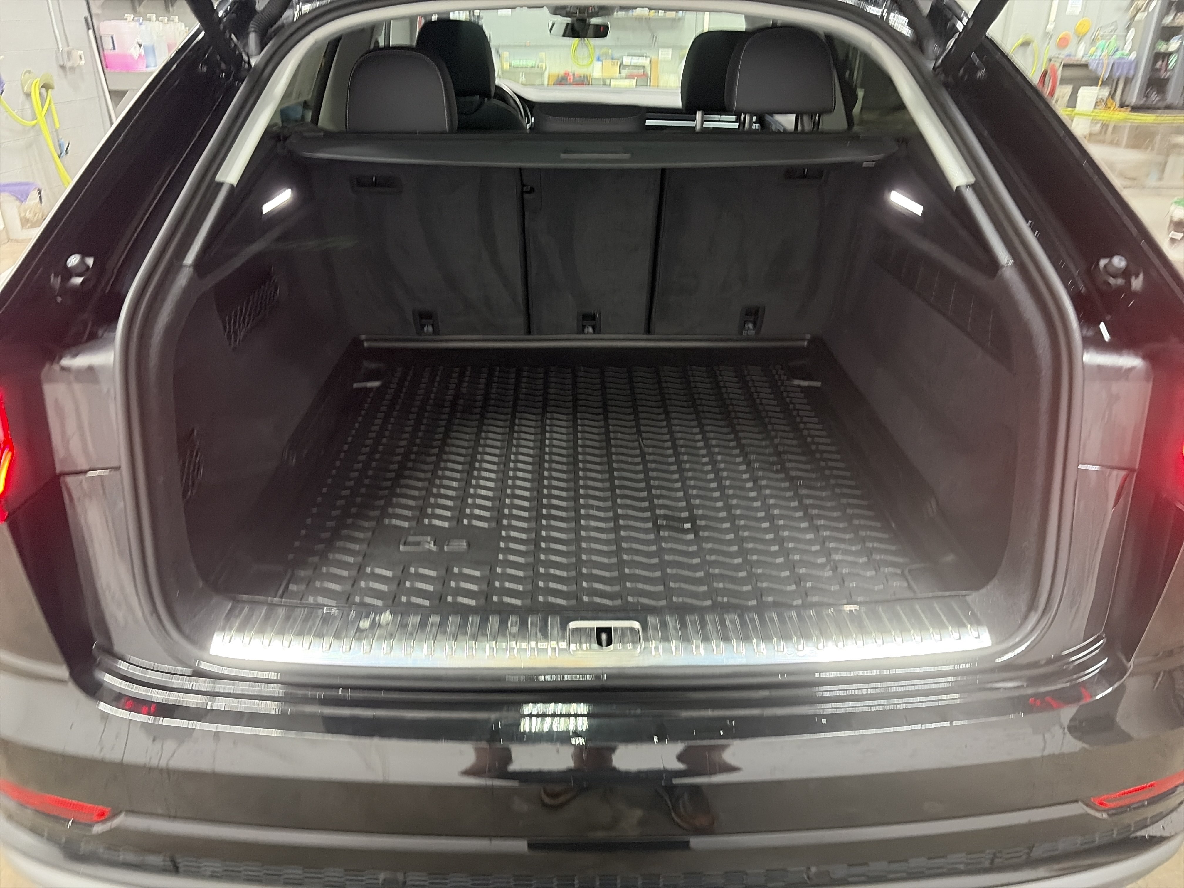 Certified 2023 Audi Q8 Premium Plus AWD/4WD image 30