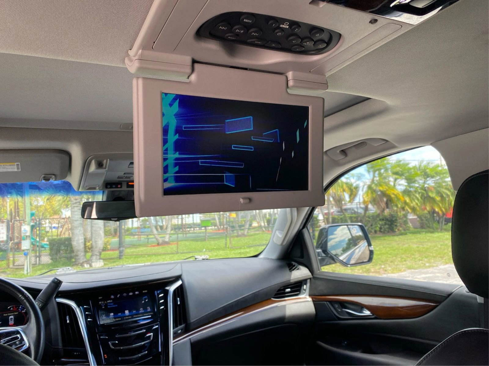 Used 2019 Cadillac Escalade ESV Premium Luxury AWD/4WD image 21