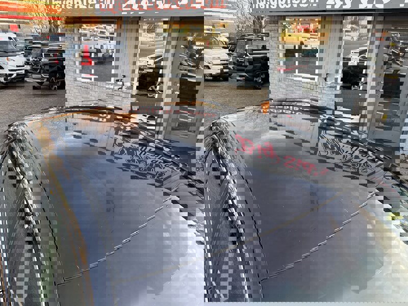 Used 2016 Toyota Camry LE image 15