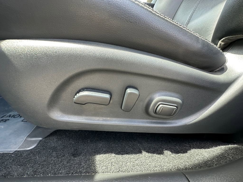 Used 2018 Nissan Pathfinder SL w/ SL Premium Package image 10