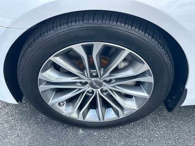 Used 2015 Hyundai Genesis 3.8 w/ Option Group 03 RWD image 10