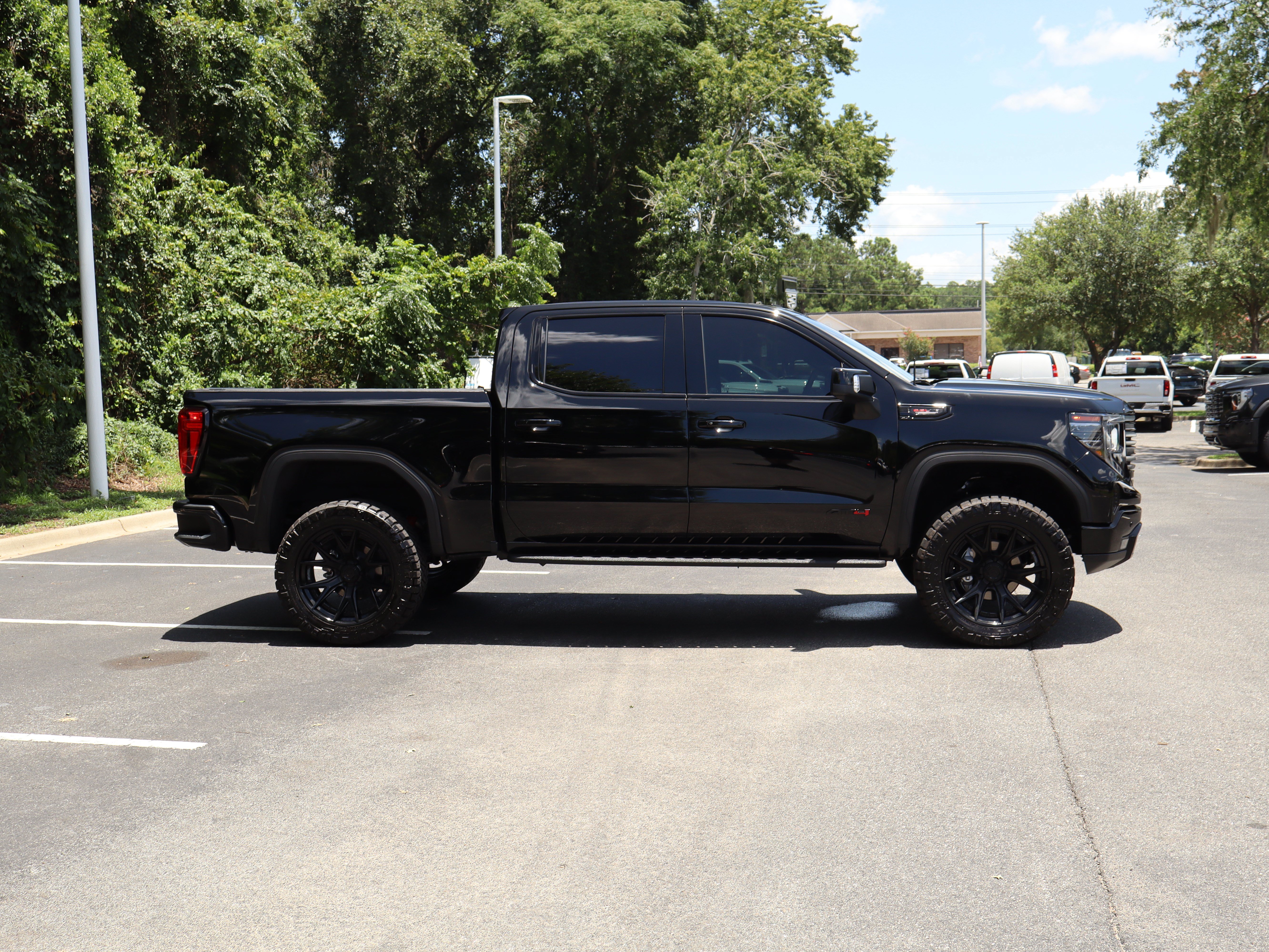 Used 2026 GMC Sierra 1500 AT4 w/ AT4 Premium Package AWD/4WD image 5