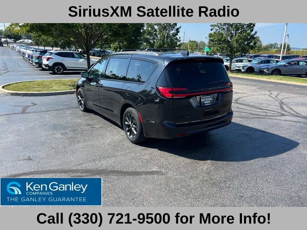 Used 2021 Chrysler Pacifica Touring-L w/ S Appearance Package FWD image 14